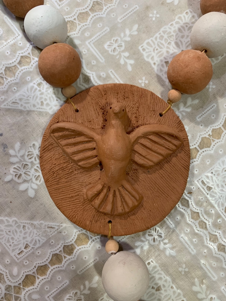 Colar de Mesa Terço Decorativo Divino Espírito Santo 4